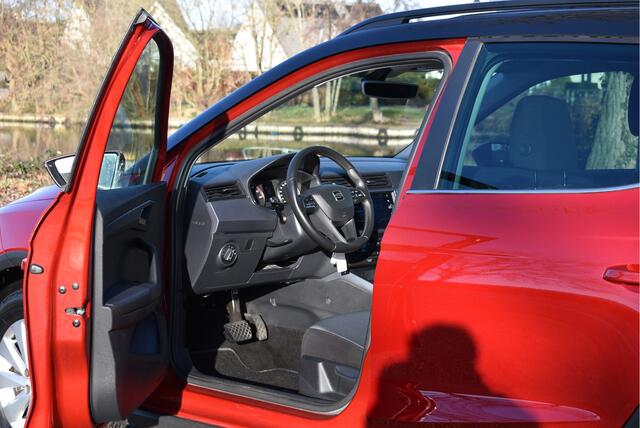 Seat Arona 1.0 TSI Xcellence Launch Edition APPLE CARPLAY, CLIMATE CONTROLE, CRUISE CONTROL, FULL LED VERLICHTING, INSTRUCTIE BOEKJES AANWEZIG!