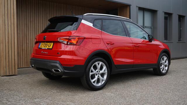 Seat Arona 1.0 TSI 95pk FR-Line Full LED App-Connect Virtual Cockpit Sfeerverlichting 17inch LM Clima *NL Auto* 10550km! 1e Eigenaar!