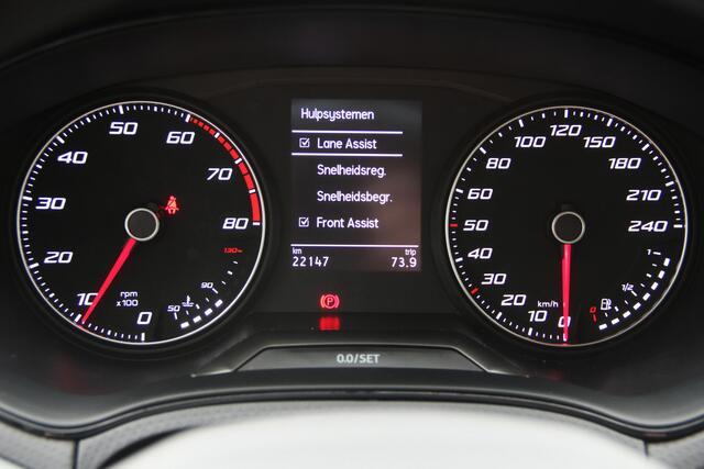 Seat Arona 1.0 TSI Reference | CarPlay | Camera | Navi | Airco | Cruise | Lane assist | Front assist | Seat connect | LMV18'' Goede banden | Rijdt erg zuinig | Hoge instap | Zeer nette auto