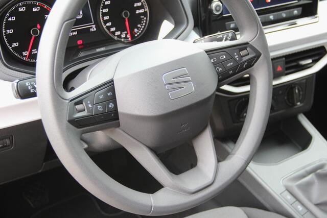 Seat Arona 1.0 TSI Reference | CarPlay | Camera | Navi | Airco | Cruise | Lane assist | Front assist | Seat connect | LMV18'' Goede banden | Rijdt erg zuinig | Hoge instap | Zeer nette auto