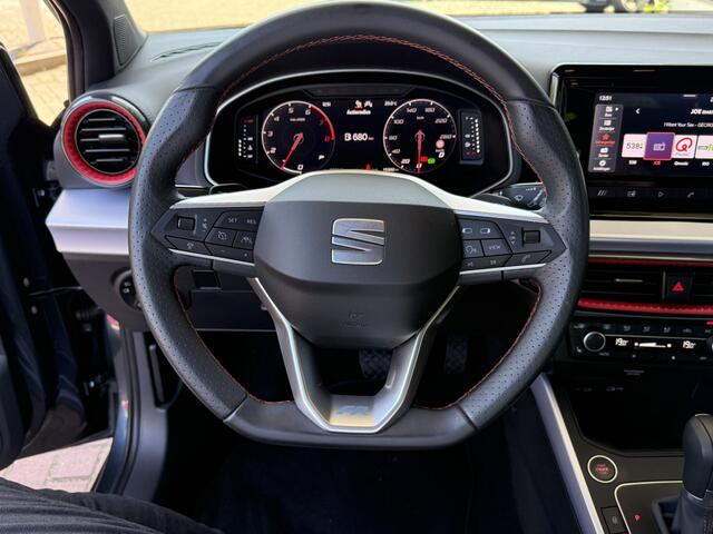 Seat Arona 1.0 EcoTSI FR Business Connect / Afneembare Trekhaak / Achteruitrij camera / Suede bekleding / Stoel verwarming voor / Carplay