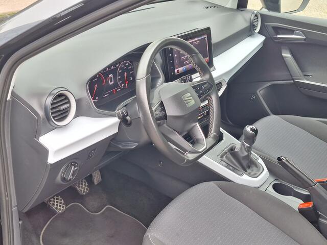 Seat Arona 1.0 TSI Style Business Intense NAVIGATIE / CRUISE CONTROL / STOEL VERWARMING