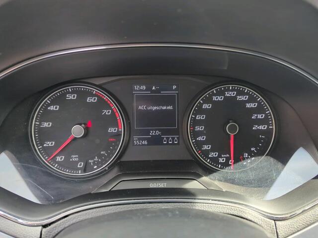 Seat Arona 1.0 TSI Style Business Intense / AUTOMAAT/ TREKHAAK/ CAMERA/ PARK. SENSOREN/ FULL LINK/ NAVI/ 16" LMV