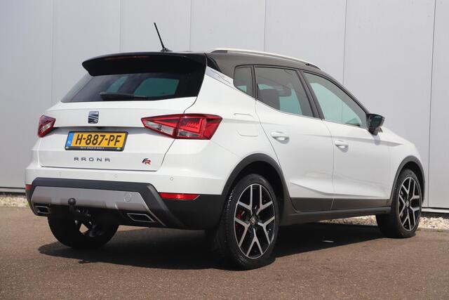 Seat Arona 1.0 TSI FR Business Intense Trekhaak Virtual Cockpit Keyless Navigatie Achteruitrijcamera Adaptive Cruise 18 inch LMV
