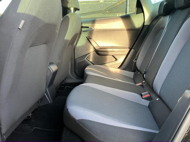 Seat Arona 1.0 TSI Style Business Intense | Trekhaak | NL-auto | Camera