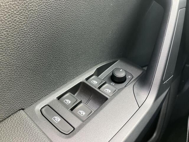 Seat Arona Style 1.0 70 kW / 95 pk EcoTSI SUV 5 versn. Hand | Metallic lak | lichtmetalen velgen