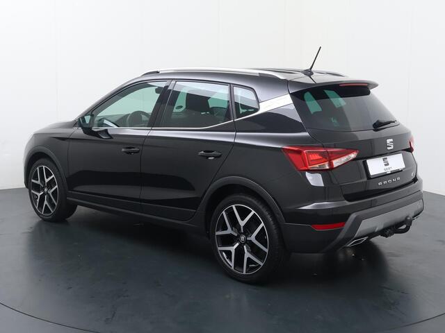 Seat Arona 1.0 TSI FR Business Intense | 95 PK | Trekhaak | 18" LM velgen | Navigatiesysteem | Parkeersensoren |