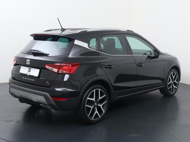 Seat Arona 1.0 TSI FR Business Intense | 95 PK | Trekhaak | 18" LM velgen | Navigatiesysteem | Parkeersensoren |