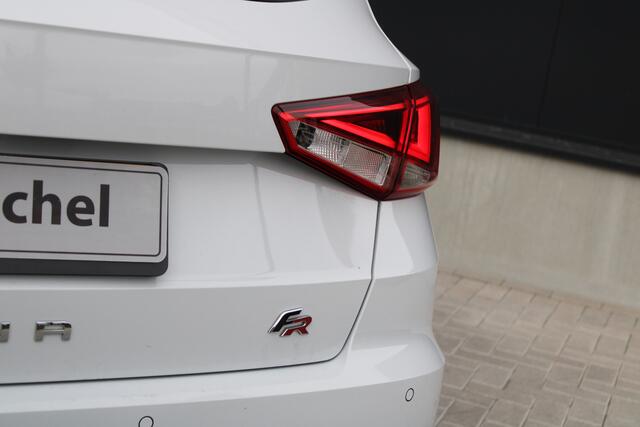 Seat Arona 1.0 TSI Xcellence Business Intense FR - Adaptive Cruise - PDC - Stoelverwarming - Carplay/Android - LED - Navi - Rijklaar