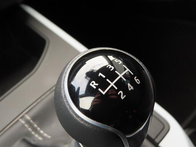 Seat Arona 1.0 EcoTSI Style Business Connect | full led | camera | parkeersensoren voor + achter |