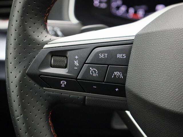 Seat Arona 1.0EcoTSI/115PK FR DSG · Navigatie · Apple Carplay/Android Auto · Camera · Stoelverwarming · Garantie tot juli 2026