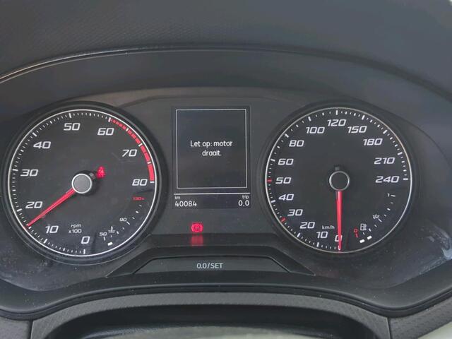 Seat Arona 1.0 TSI Style / PARK. SENSOREN/ CRUISE/ FULL LINK/ LED/ CLIMA/ 16" LMV