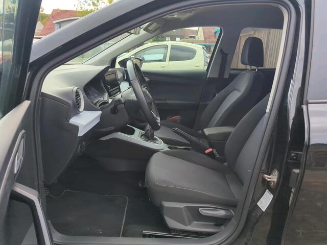 Seat Arona 1.0 TSI Style / PARK. SENSOREN/ CRUISE/ FULL LINK/ LED/ CLIMA/ 16" LMV