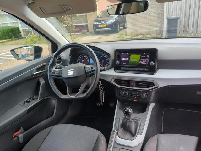 Seat Arona 1.0 TSI Style / PARK. SENSOREN/ CRUISE/ FULL LINK/ LED/ CLIMA/ 16" LMV