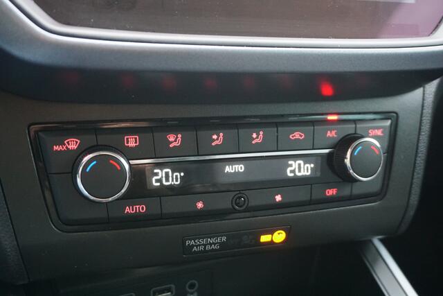 Seat Arona 1.0 TSI Style Intense | CAMERA | TREKHAAK | CLIMATE | CARPLAY | NAVI |