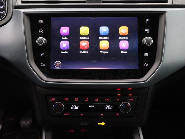 Seat Arona 1.0 TSi 110 Pk Style Business Intense | Adaptive Cruise | CarPlay | Navigatiesysteem | Dodehoekdetectie | Trekhaak | 16 Inch | Privacy Glass | 88.244 Km