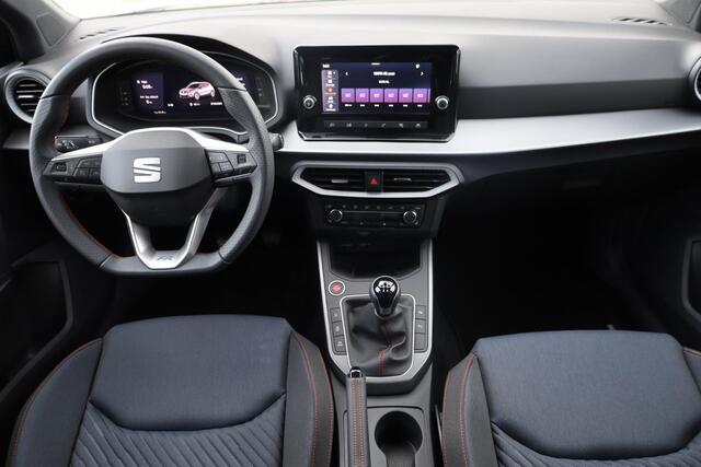 Seat Arona 1.0 EcoTSI FR Business Connect 95PK / 70kW Keyless start + entry, adaptieve cruise control met Stop&Go, elektrisch verstel- en inklapbare buitenspiegels, Apple Carplay / Android Auto, DAB+, achteruitrijcamera (rear view), parkeersensoren voor en achter, 1