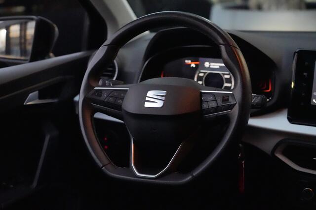 Seat Arona 1.0 TSI Style Business Connect 96pk Navigatie/Camera/Trekhaak