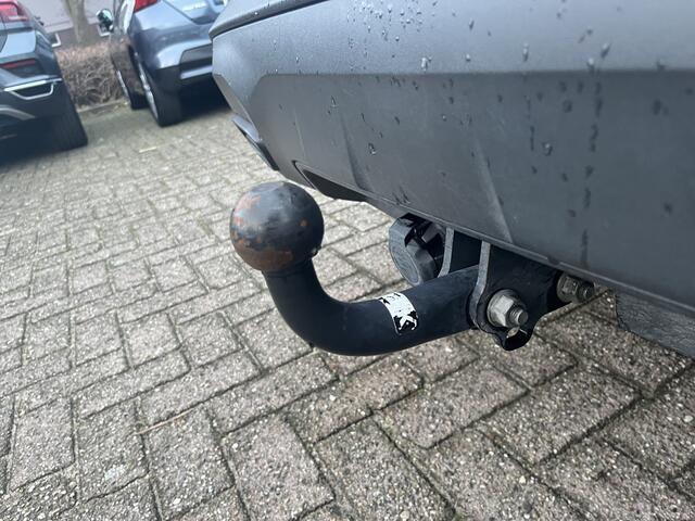 Seat Arona 1.0 TSI Style Business Intense Automaat Trekhaak Nap