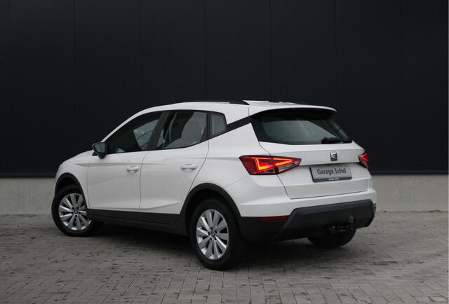 Seat Arona 1.0 TSI Style 95pk - Airco - Cruise - Navigatie - Carplay - Draadloos laden - All Season - Trekhaak - Rijklaar
