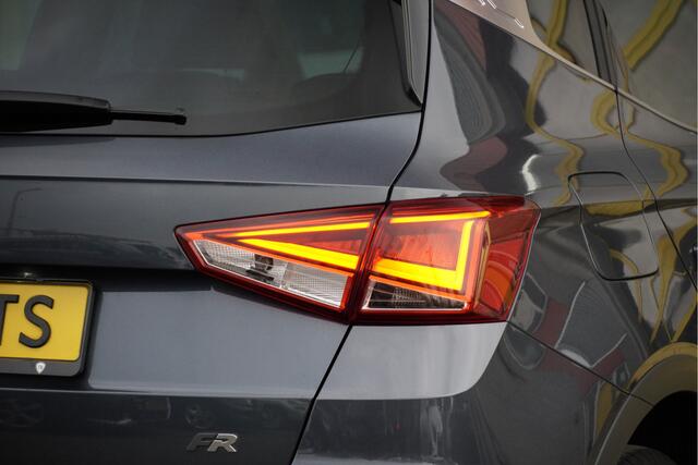 Seat Arona 1.0 TSI FR Business Intense BJ2022 Lmv 17" | Led V+A | Pdc | Navi | Achteruitrijcamera | App-Connect | Virtual cockpit | Dashboard verlichting | Sportstoelen | Verwarmde voorstoelen | Zwarte hemel | Extra getint glas