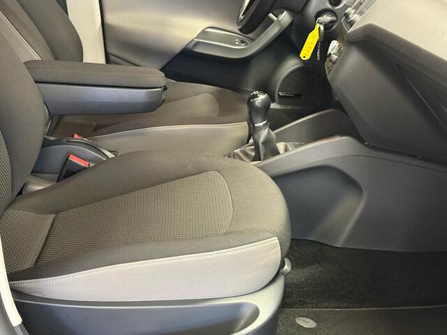 Seat IBIZA 1.4 TDI Style Connect Navi Airco Cruise Lm Velgen Zeer Net!