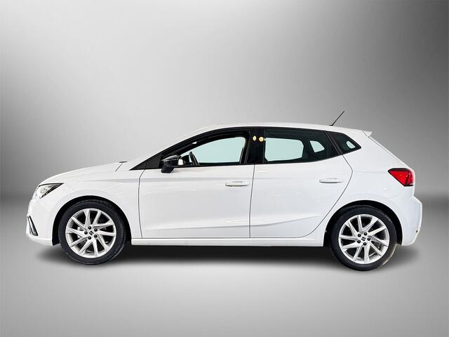 Seat IBIZA 1.0 95pk EcoTSI FR / Parkeersensoren voor en achter / Donker getinte ruiten achter / Apple CarPlay & Android Auto