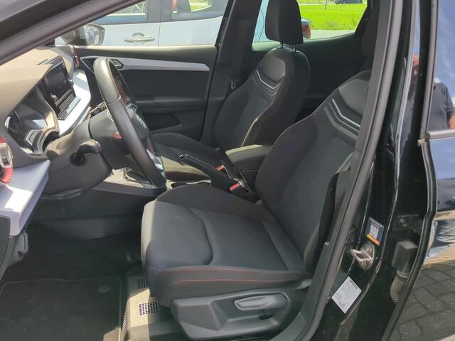 Seat IBIZA 1.0 EcoTSI FR / Digitaal dashboard / LED / App connect / Climate controle / Parkeersensoren / Lichtmetaal 18 inch /