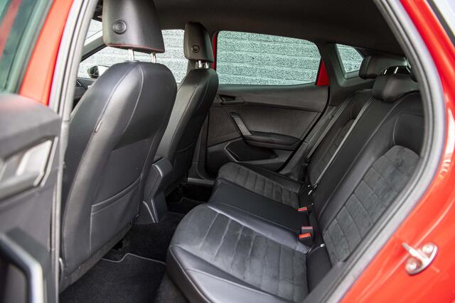 Seat IBIZA 1.0 TSi 110 pk FR Business Intense Plus | Alcantara | Full LED | Stoelverwarming