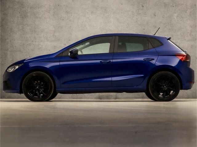 Seat IBIZA 1.0 TSI Sport (APPLE CARPLAY, GROOT NAVI, CLIMATE, CAMERA, SPORTSTOELEN, PARKEERSENSOREN, GETINT GLAS, LM VELGEN, NIEUWSTAAT)