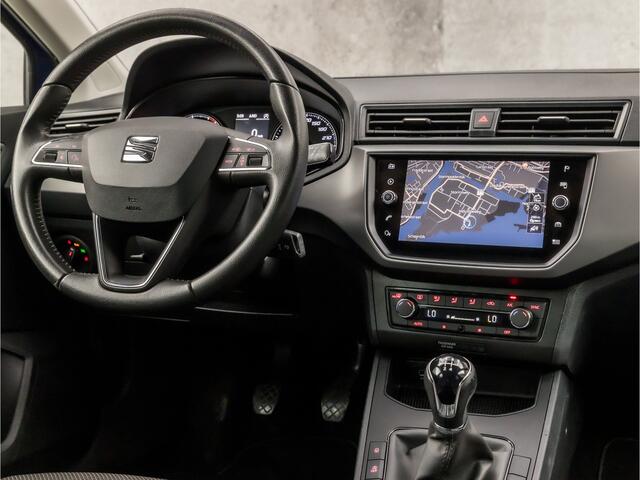 Seat IBIZA 1.0 TSI Sport (APPLE CARPLAY, GROOT NAVI, CLIMATE, CAMERA, SPORTSTOELEN, PARKEERSENSOREN, GETINT GLAS, LM VELGEN, NIEUWSTAAT)