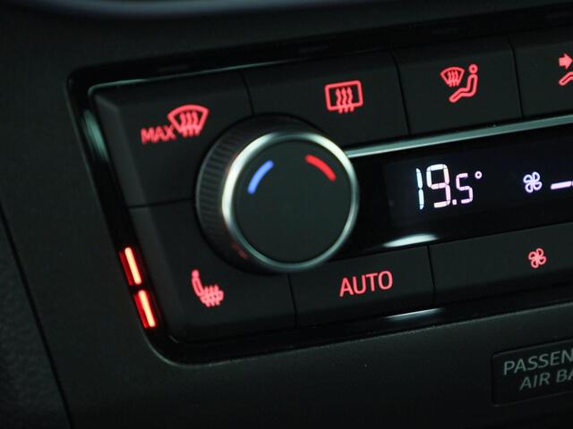 Seat IBIZA 1.0 EcoTS 110pk DSG FR Business Intense · Navigatie · Apple/Android Car Play · Camera + Parkeersensoren · Clima · Stoelverwarming ·