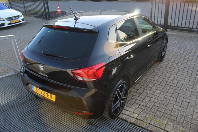Seat IBIZA 1.0 EcoTSI Style Business Connect App connect/Stoelverwarming/Climate control/Digi dash/Parkeersensoren v+a/Licht metalen velgen/Cruise control/Bluetooth/Privacy glass