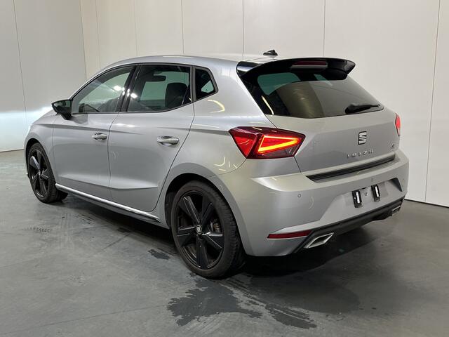 Seat IBIZA 1.0 TSI FR Black Edition / AUTOMAAT/ LED/ KEYLESS/ ADAPT. CRUISE/ ALCANTARA/ DIGITAL DASH/ FULL LINK/ PARK. SENSOREN + CAMERA/ RIJ-MODI/ CLIMA/ STOEL VERWARM.