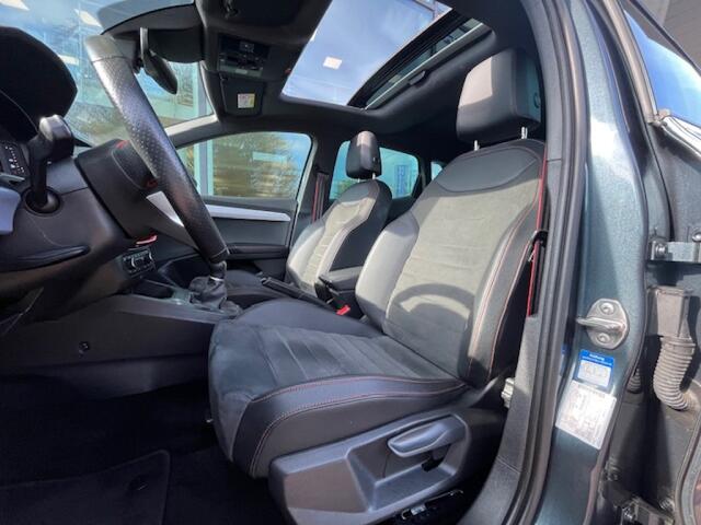 Seat IBIZA 1.0 EcoTSI FR Black Edition / Panorama dak / Virtual cockpit / Suedé bekleding / Keyless / Achteruitrij camera / 18'' LMV