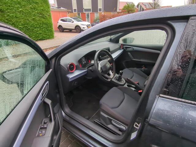 Seat IBIZA 1.0 EcoTSI 95pk FR / Facelift / LED / Full-Link / Clima / Parkeersensoren / Donker Glas / 18" LMV