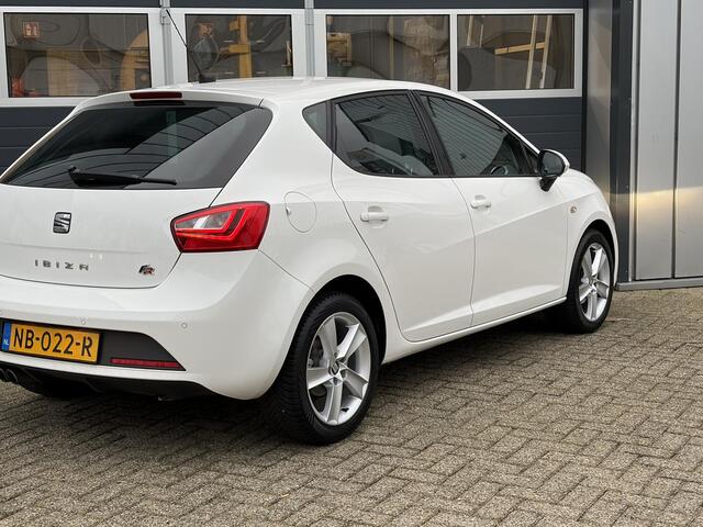 Seat IBIZA 1.0 EcoTSI FR Connect | Xenon | Parkeer sensoren | Cruise |