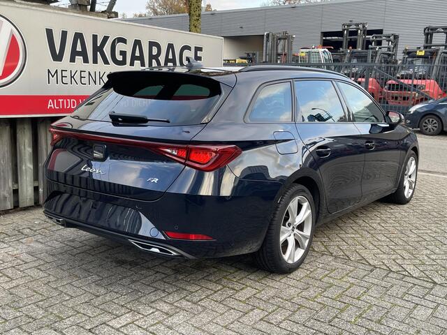Seat LEON Sportstourer 1.5 eTSI FR Business 17"/Stoel + stuurverwarming/PDC/Apple Carplay & Android Auto/Keyless/Navigatie