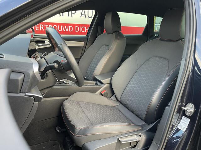 Seat LEON Sportstourer 1.5 eTSI FR Business 17"/Stoel + stuurverwarming/PDC/Apple Carplay & Android Auto/Keyless/Navigatie