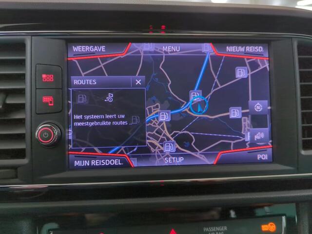 Seat LEON ST 1.5 TSI 150pk FR Business Intense Panorama Dak Climatronic PDC Navigatie Stoelverwarming