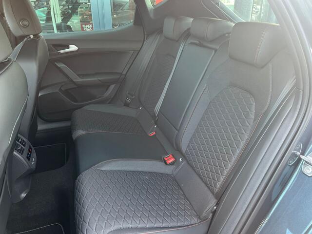Seat LEON 1.5 eTSI FR Business Intense / Navigatie / 17'' LMV /