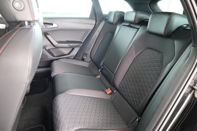 Seat LEON Sportstourer 1.5 TSI e-Hybrid FR PHEV First Edition 204pk Plug in Hybrid | Keyless Entry | 18 inch Lichtmetalen velgen | Verwarmbare voorstoelen