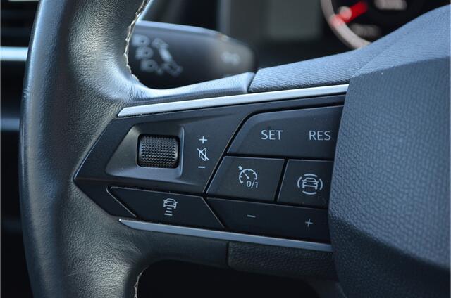 Seat LEON Sportstourer 1.5 TSI Virtual cockpit | Carplay | Adaptive cruise | LMV |