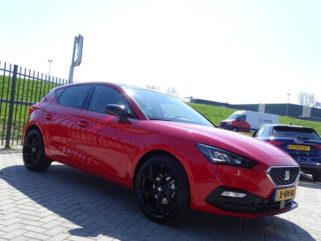 Seat LEON FR 1.5 TSI Style Business Intense 6-Bak, Multimedia, Airco/ECC, Adaptieve CruiseControl, Parkeersensoren, LM-velgen