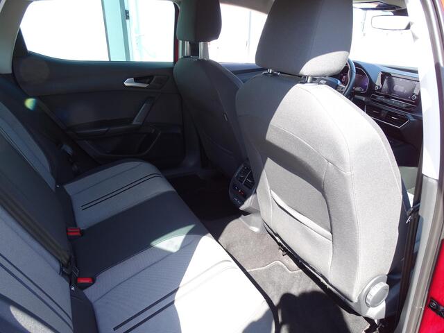 Seat LEON FR 1.5 TSI Style Business Intense 6-Bak, Multimedia, Airco/ECC, Adaptieve CruiseControl, Parkeersensoren, LM-velgen