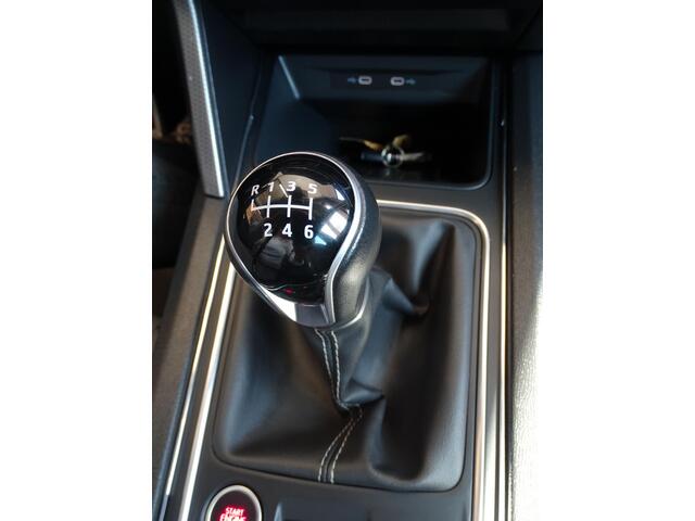 Seat LEON FR 1.5 TSI Style Business Intense 6-Bak, Multimedia, Airco/ECC, Adaptieve CruiseControl, Parkeersensoren, LM-velgen