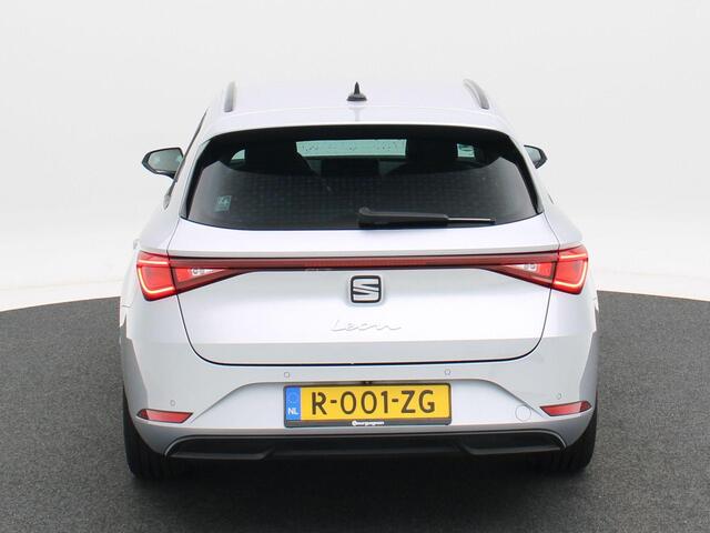 Seat LEON Sportstourer 1.0 TSi 110 Pk Style Business Intense | Adaptive Cruise | CarPlay | Navigatie | Bluetooth | Achterruitrijcamera | 17 Inch | 59.700 Km!!