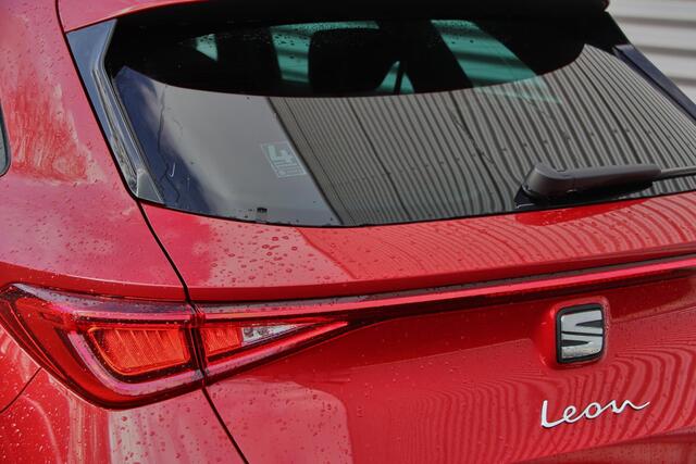 Seat LEON Sportstourer FR Business Intense 1.0 eTSI 81kW / 110pk 7 versn. DSG | Panoramadak |