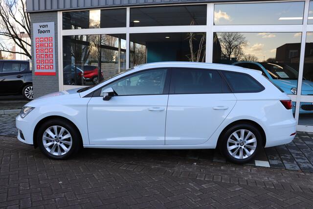 Seat LEON ST 1.4 EcoTSI Style Business Intense Automaat. Navigatie.