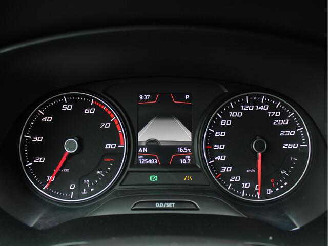 Seat LEON 1.5 TSI 150PK Style Ultimate Edition Automaat /NAVI/18'LM/Camera/Trekhaak/Stoelverwarming/PDC/Keyless/Lane assist/DAB+/NAP! 1e eig!